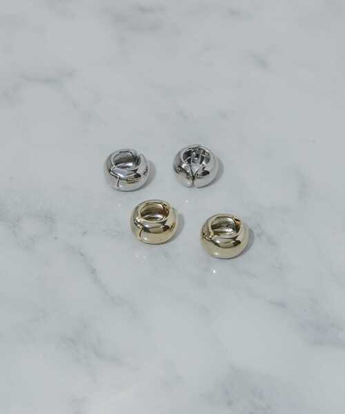 SMELLY（スメリー）の「メタルワイドフープクリップイヤリング（イヤリング・レディース・シルバー/ゴールド・-）」の6枚目の写真