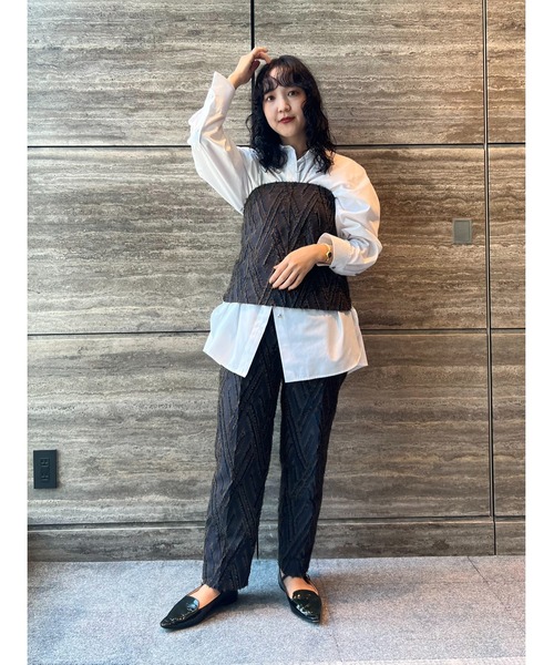 CIS.（シス）の「CIS． ベアセットアップ ベアトップ＆タックパンツ ハンドウォッシュ ジオメトリックジャカード（ベスト・レディース・ネイビー・36(7号)/34(5号)/40(11号)/38(9号)）」の16枚目の写真