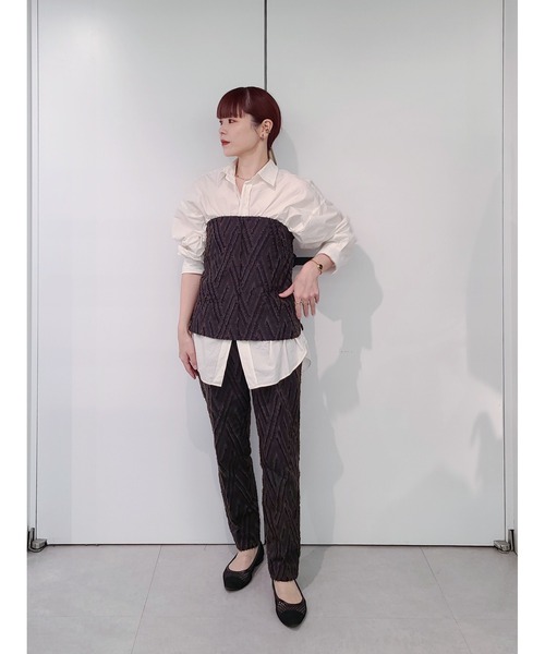 CIS.（シス）の「CIS． ベアセットアップ ベアトップ＆タックパンツ ハンドウォッシュ ジオメトリックジャカード（ベスト・レディース・ネイビー・36(7号)/34(5号)/40(11号)/38(9号)）」の2枚目の写真