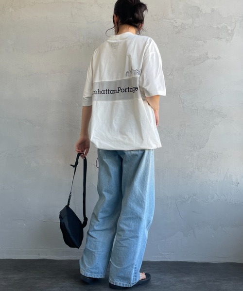 Manhattan Portage（マンハッタンポーテージ）の「[MANHATTAN PORTAGE/マンハッタンポーテージ] 別注 メッシュ切替 バックプリントTシャツ（Tシャツ/カットソー・レディース・グレイッシュベージュ/ブラック/ホワイト・M/XL/L）」の12枚目の写真