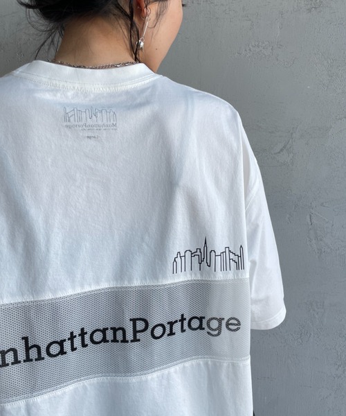 Manhattan Portage（マンハッタンポーテージ）の「[MANHATTAN PORTAGE/マンハッタンポーテージ] 別注 メッシュ切替 バックプリントTシャツ（Tシャツ/カットソー・レディース・グレイッシュベージュ/ブラック/ホワイト・M/XL/L）」の14枚目の写真
