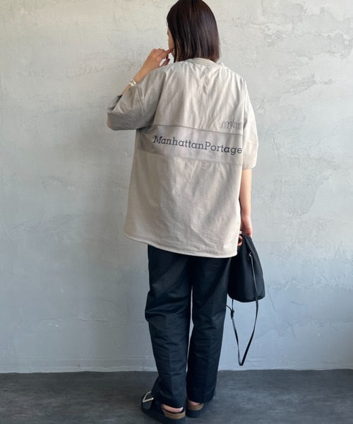 Manhattan Portage（マンハッタンポーテージ）の「[MANHATTAN PORTAGE/マンハッタンポーテージ] 別注 メッシュ切替 バックプリントTシャツ（Tシャツ/カットソー・レディース・グレイッシュベージュ/ブラック/ホワイト・M/XL/L）」の6枚目の写真