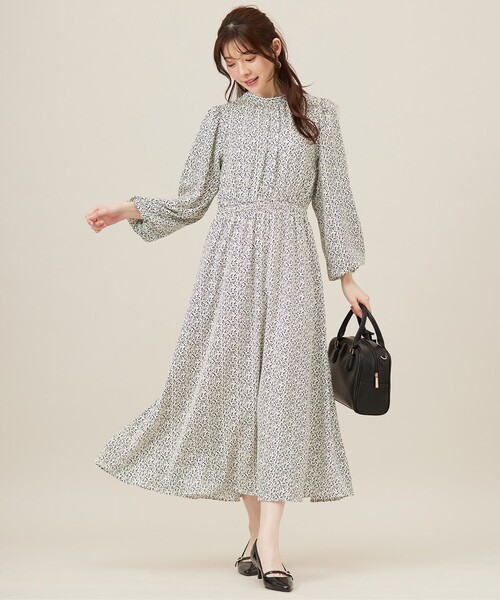ANY SIS(エニィスィス)の「【洗える】フラワープリントワンピース × ニットベスト セット(セットアップ・レディース・ブラック系4/アイボリー系4・0)」の8枚目の写真