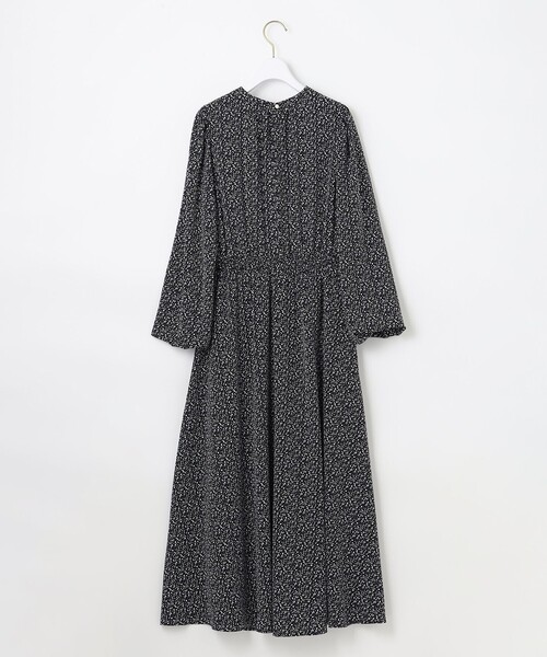 ANY SIS(エニィスィス)の「【洗える】フラワープリントワンピース × ニットベスト セット(セットアップ・レディース・ブラック系4/アイボリー系4・0)」の17枚目の写真