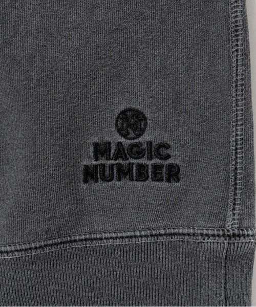 MAGIC NUMBER(マジック ナンバー)の「【MAGIC NUMBER】 LIGHT PIGMENT CREW SWEAT ライトピグメントクルースウェット(スウェット・メンズ・ブラック/オフホワイト/ブルー・MEDIUM/LARGE/X-LARGE)」の9枚目の写真