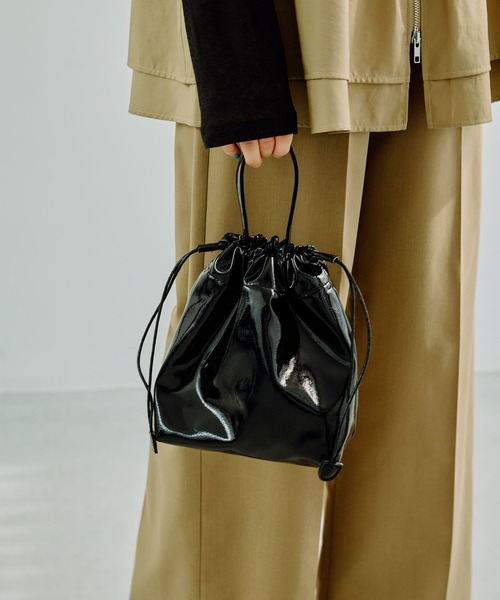 LEPSIM(レプシィム)の「フェイクレザーエナメル2WAYミニバッグ 287576(ショルダーバッグ・レディース・レッド/ブラック/アイボリー・ONE SIZE)」の16枚目の写真