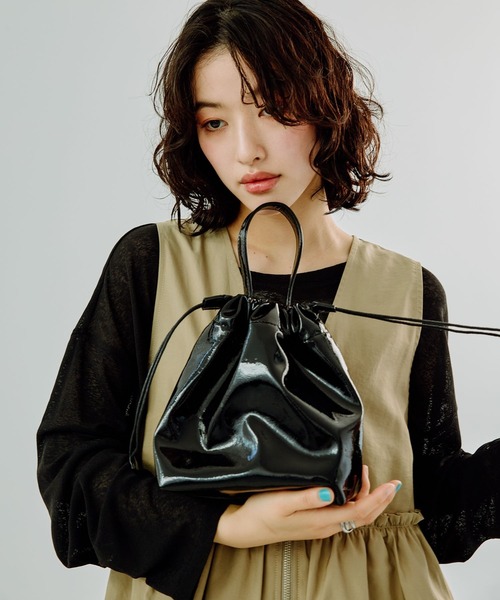 LEPSIM(レプシィム)の「フェイクレザーエナメル2WAYミニバッグ 287576(ショルダーバッグ・レディース・レッド/ブラック/アイボリー・ONE SIZE)」の17枚目の写真