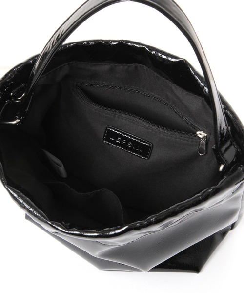 LEPSIM(レプシィム)の「フェイクレザーエナメル2WAYミニバッグ 287576(ショルダーバッグ・レディース・レッド/ブラック/アイボリー・ONE SIZE)」の5枚目の写真