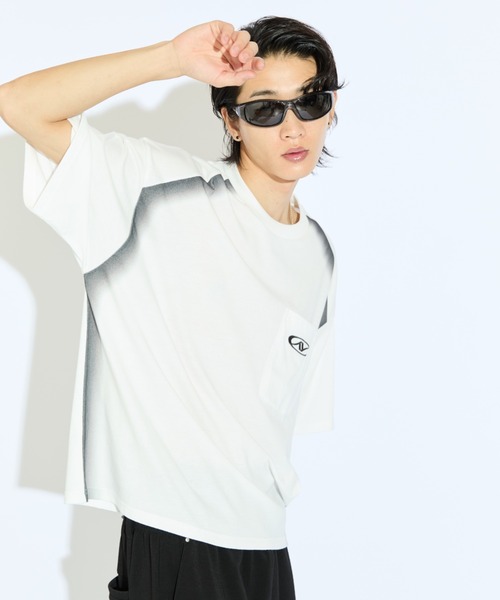 Lui's（ルイス）の「【Neucon/ニューコン】スプレーデザイン刺繍ロゴBIGTシャツ（Tシャツ/カットソー・メンズ・ブラック/グレー/ホワイト・FREE）」の5枚目の写真