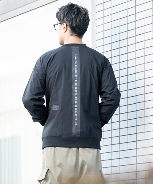 VIRTUOUS(バーチャス)の「【VIRTUOUS/バーチャス】ロゴプリントプルオーバー/プルオーバーバックプリントスウェット(スウェット・メンズ・ホワイト/ブラック/ベージュ・MEDIUM/LARGE/X-LARGE)」の3枚目の写真