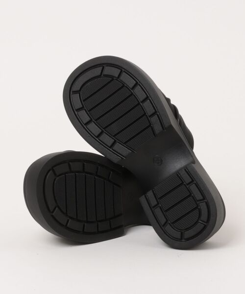 shoes365(シューズスリーシックスファイヴ)の「【shoes 365】クロスデザイン厚底サンダル(サンダル・レディース・オフホワイト/ブラック・22.5cm/23.0cm/23.5cm/24.0cm/24.5cm/25.0cm)」の11枚目の写真