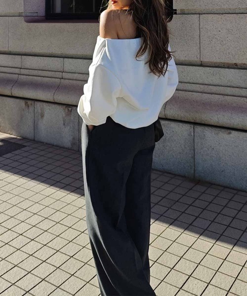 esutoreja(エストレジャ)の「オフショルリブスリーブトップス(Tシャツ/カットソー・レディース・ブラック/ホワイト/チャコール・FREE)」の4枚目の写真