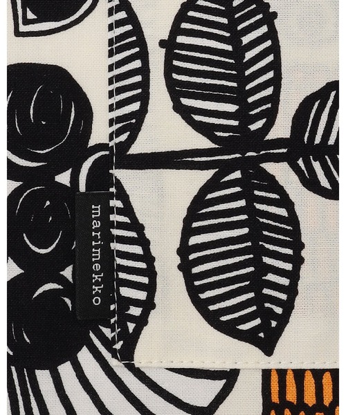 marimekko(マリメッコ)の「Puutarhurin Parhaat / apron(エプロン・レディース・ブラック・FREE)」の4枚目の写真
