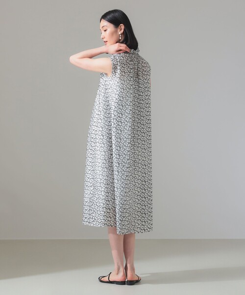 セール】フラワープリント フリルネック ノースリーブワンピース