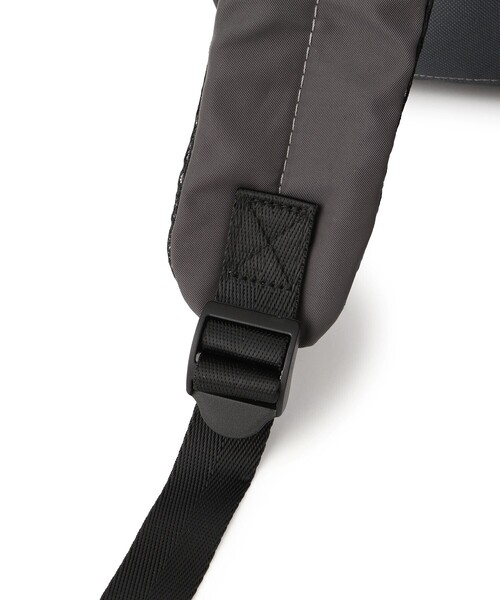 Jayro(ジャイロ)の「10ポケ撥水デイパック(バックパック/リュック・レディース・ベージュ/ブラック/グレー・FREE)」の11枚目の写真