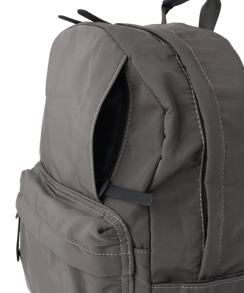 Jayro(ジャイロ)の「10ポケ撥水デイパック(バックパック/リュック・レディース・ベージュ/ブラック/グレー・FREE)」の15枚目の写真