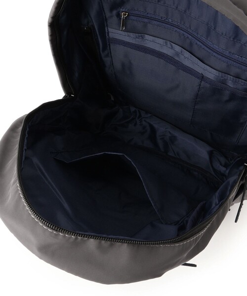 Jayro(ジャイロ)の「10ポケ撥水デイパック(バックパック/リュック・レディース・ベージュ/ブラック/グレー・FREE)」の22枚目の写真