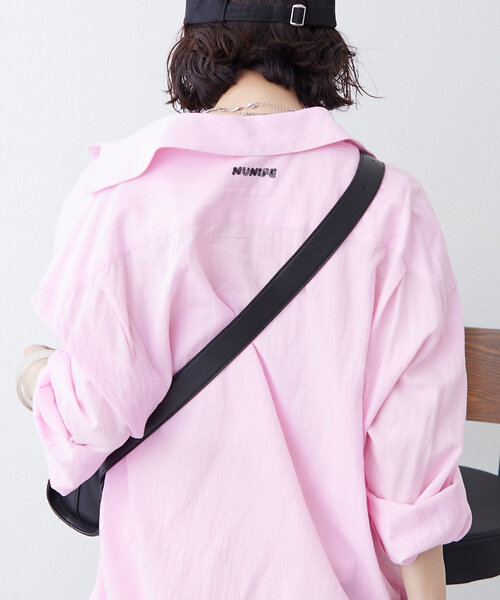 NUNIFE(ユニフィー)の「【NUNIFE】後ろロゴ刺繍チェックシャツ【ユニセックス】(シャツ/ブラウス・レディース・オフホワイト/オレンジ/ブルー/ブルー系その他/イエロー/ピンク・FREE)」の5枚目の写真