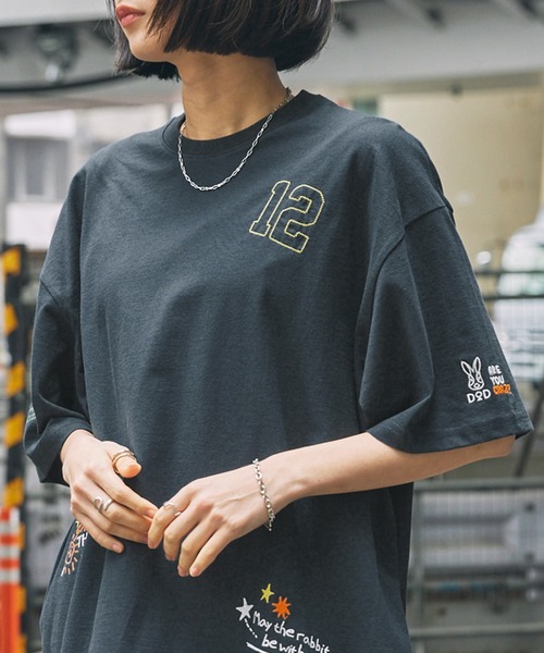 MOMENTEL グラフィックTシャツ 半袖 セール】クラシック モノグラム グラフィック半袖Tシャツ