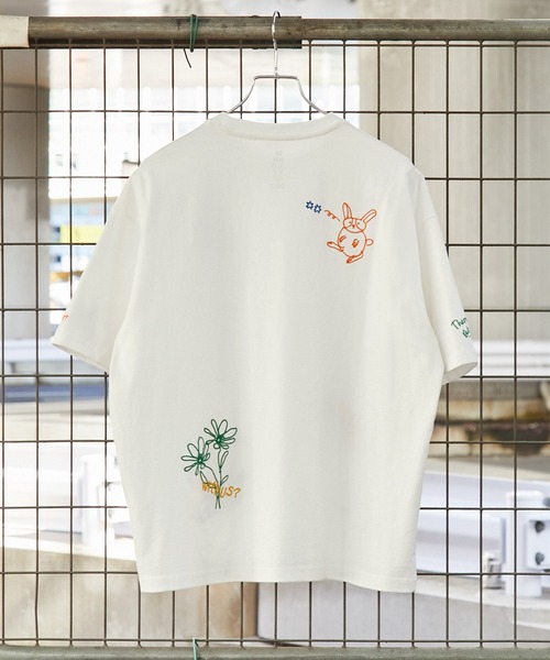 DOD(ディーオーディー)の「DOD/ディーオーディー 別注 グラフィックランダム刺繍 半袖Tシャツ(Tシャツ/カットソー・レディース・ホワイト/スミクロ/ネイビー/グレイッシュベージュ・M/L)」の9枚目の写真