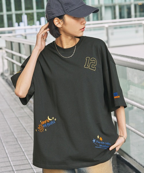 DOD(ディーオーディー)の「DOD/ディーオーディー 別注 グラフィックランダム刺繍 半袖Tシャツ(Tシャツ/カットソー・レディース・ホワイト/スミクロ/ネイビー/グレイッシュベージュ・M/L)」の6枚目の写真