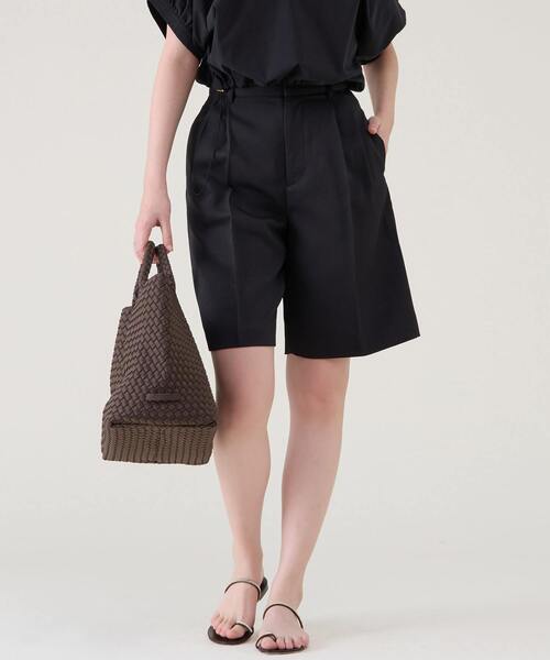 martinique（マルティニーク）の「ツイルショートパンツ（その他パンツ・レディース・ホワイト/ブラック・1/2）」の2枚目の写真