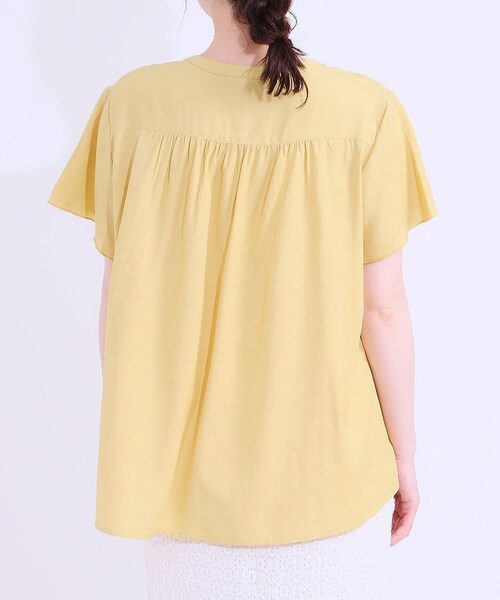 SHOO・LA・RUE（シューラルー）の「【洗える/S-LL】ふわりシルエットが涼しげ フロントボタンブラウス（シャツ/ブラウス・レディース・アイボリー/ブラック/イエロー系その他・01/02/03/04）」の18枚目の写真