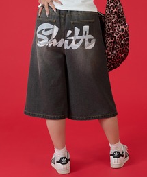 shrita（シュリータ）の「バックプリントバミューダデニムパンツ【SHRITAロゴ入り♪】（デニムパンツ）」