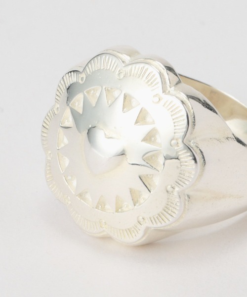 BABYLONE(バビロン)の「【ADRAR】FLOWER RING(リング・レディース・シルバー・フリー)」の2枚目の写真
