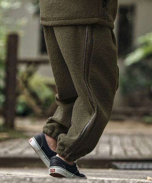 CAMBIO(カンビオ)の「mp13807- Sheep Like Boa Synthetic Leather Line Jogger Pants ジョガーパンツ(その他パンツ・メンズ・オリーブ×ブラック/ブラック×ホワイト/ブラック×ブラック・S/M/L)」の12枚目の写真