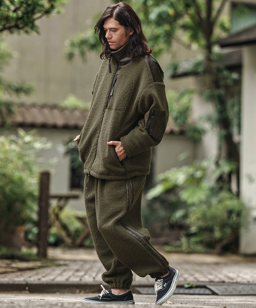 CAMBIO(カンビオ)の「mp13807- Sheep Like Boa Synthetic Leather Line Jogger Pants ジョガーパンツ(その他パンツ・メンズ・オリーブ×ブラック/ブラック×ホワイト/ブラック×ブラック・S/M/L)」の15枚目の写真