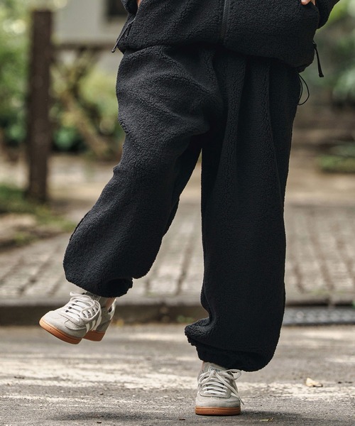 CAMBIO(カンビオ)の「mp13807- Sheep Like Boa Synthetic Leather Line Jogger Pants ジョガーパンツ(その他パンツ・メンズ・オリーブ×ブラック/ブラック×ホワイト/ブラック×ブラック・S/M/L)」の16枚目の写真