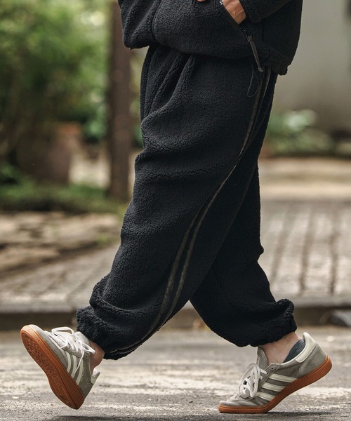 CAMBIO(カンビオ)の「mp13807- Sheep Like Boa Synthetic Leather Line Jogger Pants ジョガーパンツ(その他パンツ・メンズ・オリーブ×ブラック/ブラック×ホワイト/ブラック×ブラック・S/M/L)」の18枚目の写真