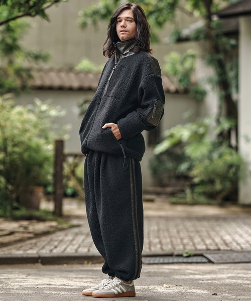 CAMBIO(カンビオ)の「mp13807- Sheep Like Boa Synthetic Leather Line Jogger Pants ジョガーパンツ(その他パンツ・メンズ・オリーブ×ブラック/ブラック×ホワイト/ブラック×ブラック・S/M/L)」の20枚目の写真