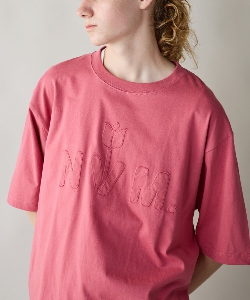rehacer(レアセル)の「rehacer : N.V.M Logo Relax Fit T-shirt / N.V.M ロゴ リラックスフィットTシャツ(Tシャツ/カットソー・メンズ・ホワイト/グリーン/ピンク/ブラック・SMALL/MEDIUM/LARGE/X-LARGE)」の7枚目の写真