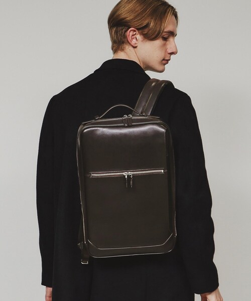 tk.TAKEO KIKUCHI(ティーケータケオキクチ)の「Refined Leather バックパック(バックパック/リュック・メンズ・ブラック/ダークブラウン/ブラック系・00)」の3枚目の写真