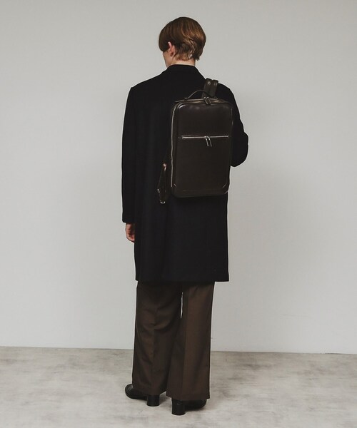 tk.TAKEO KIKUCHI(ティーケータケオキクチ)の「Refined Leather バックパック(バックパック/リュック・メンズ・ブラック/ダークブラウン/ブラック系・00)」の5枚目の写真