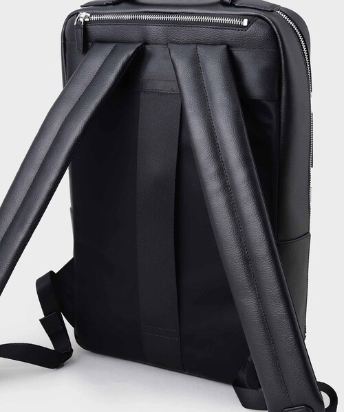 tk.TAKEO KIKUCHI(ティーケータケオキクチ)の「Refined Leather バックパック(バックパック/リュック・メンズ・ブラック/ダークブラウン/ブラック系・00)」の22枚目の写真