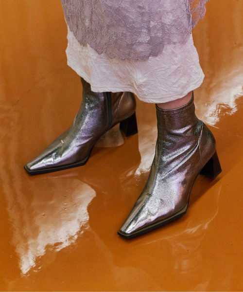 EVOL(イーボル)の「【S-LLサイズ展開・柔らかい】ストレッチ6cmショートブーツ BZ23840(ブーツ・レディース・シルバーグレー/ブラウン/ブラック・L/LL/S/M)」の13枚目の写真