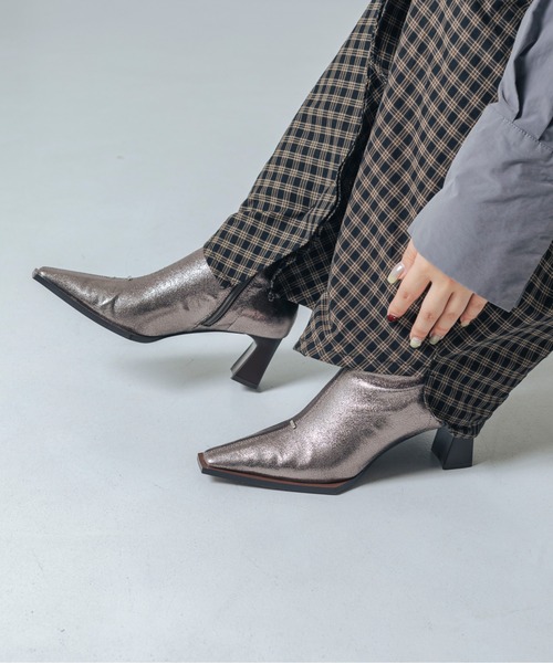 EVOL(イーボル)の「【S-LLサイズ展開・柔らかい】ストレッチ6cmショートブーツ BZ23840(ブーツ・レディース・シルバーグレー/ブラウン/ブラック・L/LL/S/M)」の16枚目の写真