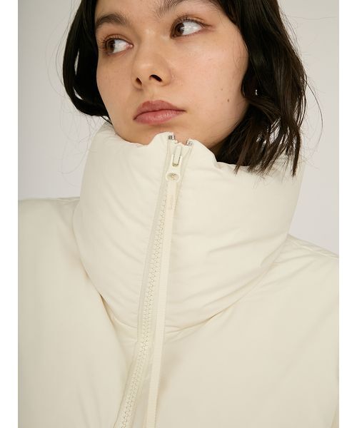 emmi（エミ）の「クロップドフォルムダウンコート（ダウンジャケット/コート・レディース・オリーブ/ブラック/ブラウン/レッド/オフホワイト・F）」の16枚目の写真