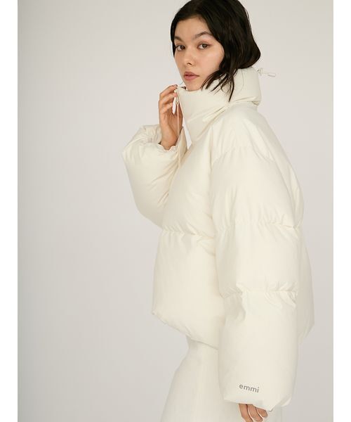 【emmi】エミ サステナブルフーディーダウン ホワイト 白 アウター emmi（エミ）の「サステナブルマルチウェイダウン（ダウン