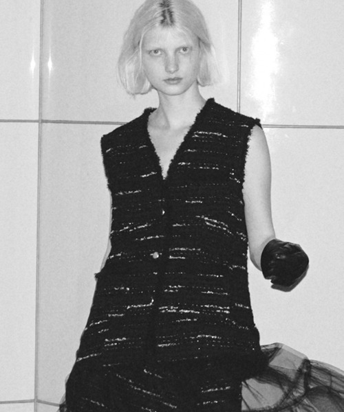 allureville（アルアバイル）の「ジオリカツィードフリンジジレ（ベスト・レディース・ブラック/アイボリー・2）」の18枚目の写真