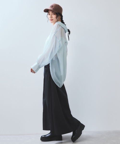 VIS（ビス）の「シアーストライプオーバーサイズシャツ/イージーケア（シャツ/ブラウス・レディース・ブラウン系その他/サックスブルー/ホワイト系その他・FREE）」の13枚目の写真