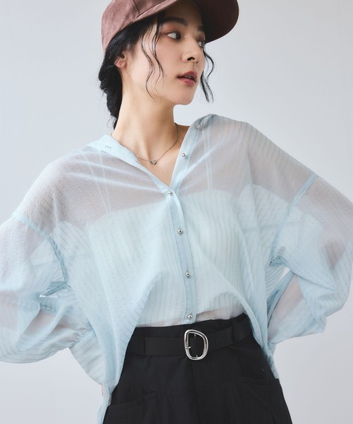 VIS（ビス）の「シアーストライプオーバーサイズシャツ/イージーケア（シャツ/ブラウス・レディース・ブラウン系その他/サックスブルー/ホワイト系その他・FREE）」の14枚目の写真