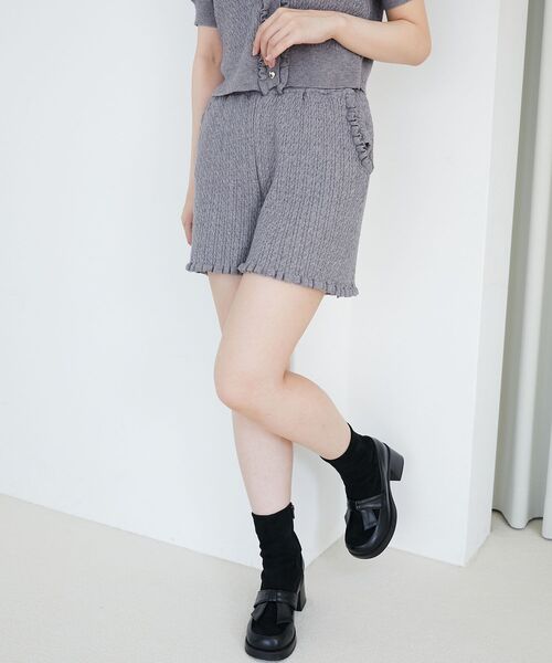 MAJESTIC LEGON(マジェスティックレゴン)の「ミニケーブルショートパンツ(その他パンツ・レディース・ネイビー/ブラウン/グレー/アイボリー・MEDIUM)」の3枚目の写真