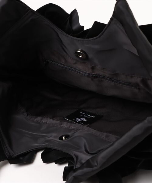 H.A.K（ハク）の「ナイロンフリルトートバッグ（トートバッグ・レディース・ブラック/チャコール・FREE）」の5枚目の写真