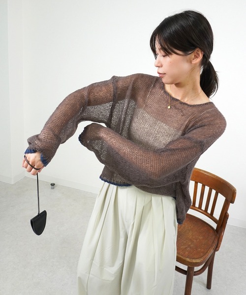 gossara(ゴサラ)の「【1枚でサマになる】起毛糸スソ配色短丈プルオーバー(ニット/セーター・レディース・ブラウン/チャコール/グレイッシュベージュ・FREE)」の5枚目の写真