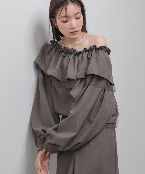 Bab（バブ）の「3WAYラッフルフリルブラウス セットアップ対応（シャツ/ブラウス・レディース・チャコールグレー/A/モカ・M）」の7枚目の写真