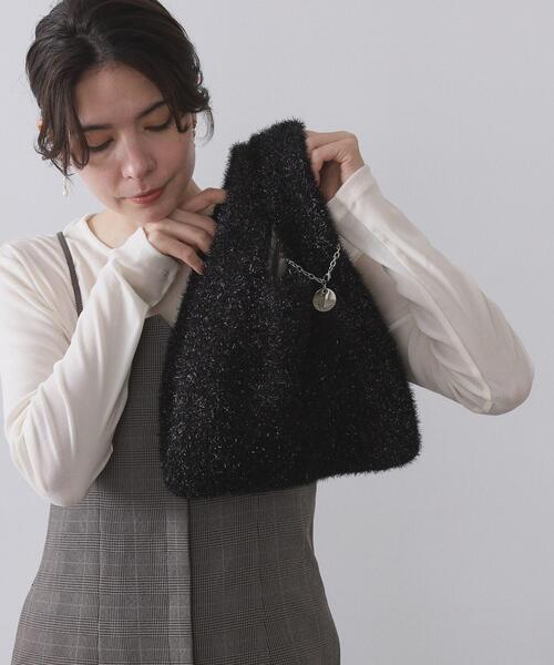 OPAQUE.CLIP（オペークドットクリップ）の「メタルチャーム付きラメニットバッグ（トートバッグ・レディース・ゴールド/ブラック/ブラウン系その他/シルバー系その他・00）」の2枚目の写真